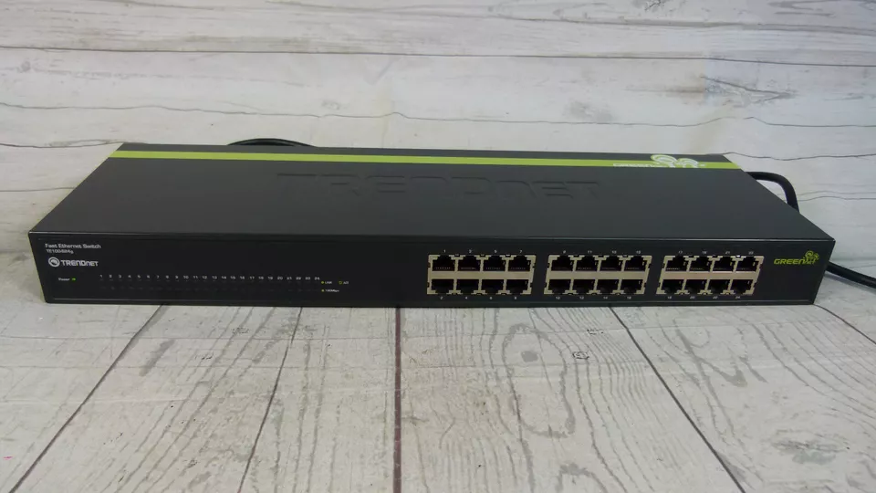 TrendNet TE100-S24g 24-Port 10/100 Mbps GREENnet Switch - Image 1 of 4