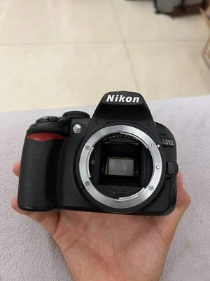 Nikon D3100 – User-Friendly Operation, Easy to Master Basic Photography - Image 1 of 4