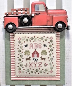Farm Life Sampler~L'ago Nebby - Foto 1 di 1