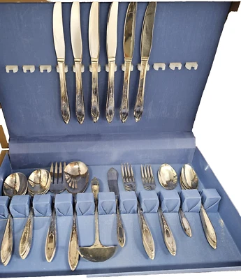 '34 Wm Rogers Oneida Тяжелые Посеребренные Столовые приборы Debutante Grandeur Princess 29 шт. - Изображение 1 из 4