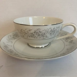 Camelot Japón China-Carrusel 1315 Taza y Platillo-(Juego de 7)-Blanco Gris Floral- - Imagen 1 de 9