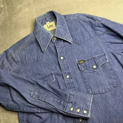 VTG Lee Men Medium 15.5x33 Denim Shirt Pearl Snap Western 70s Long Tails USA - Image 1 of 4
