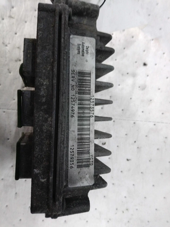 2003 Chevrolet Trailblazer EXT Engine Control Module ECM OEM 12573576 Gold Foto 1 de 4