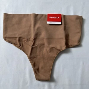 Spanx Thong S Everyday Shaping Panty donna nudo 3.0 nuovo con etichette - Foto 1 di 7