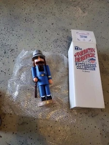 The American Heritage Nutcracker Collection POLICEMAN CIRCA 1900 by Roman 1988 - Picture 1 of 9