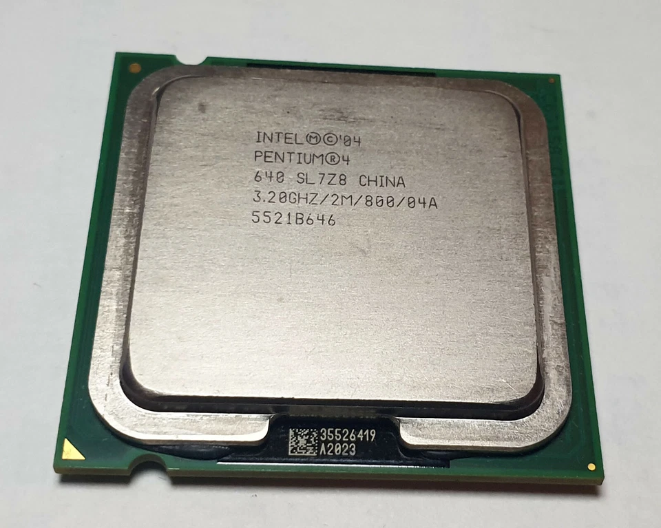 Intel Pentium 4 640 3.2 GHz 3.20GHZ/2M/800, SL7Z8 Socket 775 - Image 1 of 1