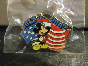 DLR - 4th of July 2002 Cast Member Pin (Mickey Mouse) Pin - Picture 1 of 1