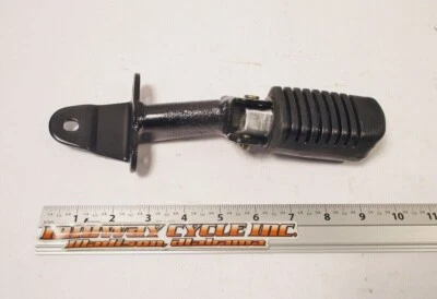 KAWASAKI KE100 REPOSAPIÉS DELANTERO DERECHO CLAVIJA Y SOPORTE 34003-050 KE 100 lm Foto 1 de 4