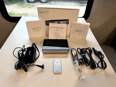 Vivitek Qumi Q2-B LED HD Pocket Projector - Led Hours: Less than 40 hrs - Image 1 of 4