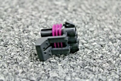 New International OEM Connector, Cable 3 Way Male Part# 1667741C1 - Image 1 of 4