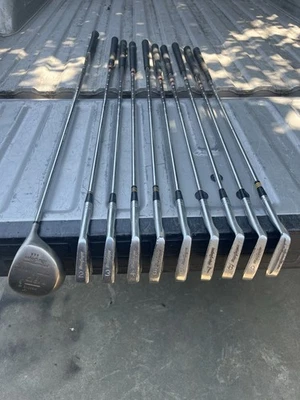 MacGregor Tourney PT2 CF4000 铁杆套装 右握 复古 — 第 1/3 张图片