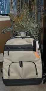 NEW TARGUS NEWPORT COLLECTION IVORY GREY ELEGANT 15" LAPTOP PADDED BACKPACK - Picture 1 of 11