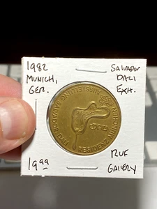 1982 München Deutschland Savador Dali Ausstellung Ruf Galerie Gedenkmünze - RAR - Bild 1 von 2
