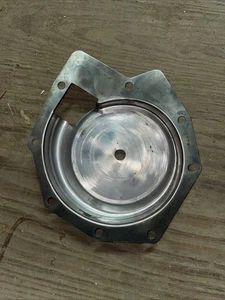 RE508566 John Deere Water Pump Plate - Picture 1 of 2