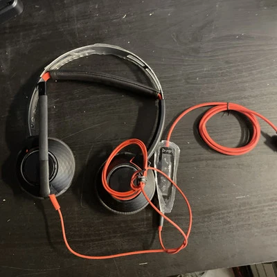 POLY BLACKWIRE [C5220T] WIRED DUAL-EAR STEREO HEADSET WITH MIC - Image 1 of 4