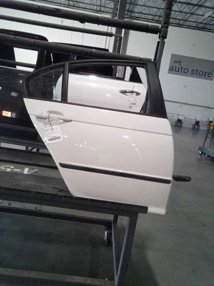 Puerta lateral trasera pasajero sedán mercado canadiense se adapta 01-05 BMW 320i 581346 Foto 1 de 1