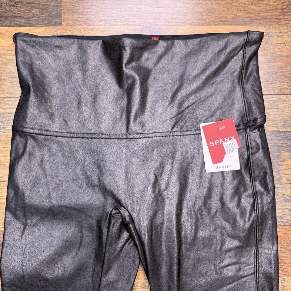 SPANX Faux Vegan Leather Leggings Style #2437 Size Small Black