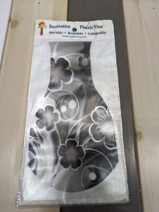 Collapsible Flower Vase Minimalist Decorative Design Plastic Reusable Disposable - Picture 1 of 3