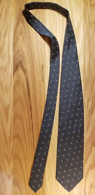 Corbata Armani Collezioni, apenas usada, usada en excelente estado, estilo clásico, bien hecha Foto 1 de 4