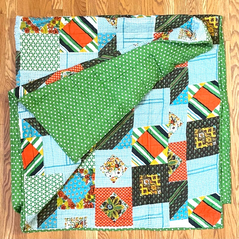 Colcha edredón reversible verde blanco lunares retazos 81x83 India Foto 1 de 4