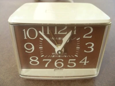 Vintage Westclox Minikin 2 Model No 22191 electric alarm clock, tested, works - Image 1 of 4