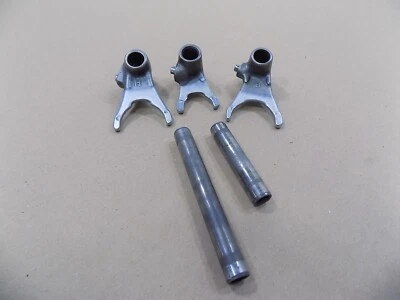 1983 81-83 YAMAHA YZ60 YZ-60 / OEM nice TRANSMISSION GEAR SHIFT FORKS & GUIDES Foto 1 de 4