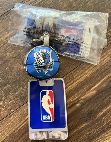 NBA Basketball Dallas Mavericks 2” Key Ring NWT Cover