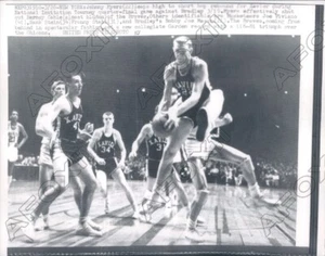 1957 Johnny Myers of Xavier vs Barney Cable of Bradley Press Photo - Picture 1 of 2