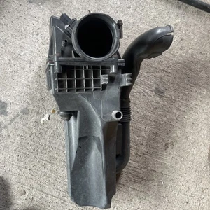 Caja de filtro de aire completa Ford Fiesta MK7 1.4 TDCi con Maf AV21900AA - Imagen 1 de 5