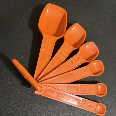 Vintage Tupperware 6 Spoons, 1970’s Orange Plastic Measuring Spoon, Nesting Set - Image 1 of 4