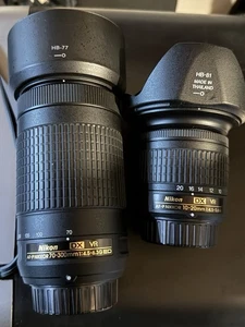 ZWEI NEUWERTIGE NIKON DC DSLR OBJEKTIVE: 10-20mm & 70-300mm, KAPPEN, HAUBEN UV FILTER - Bild 1 von 7