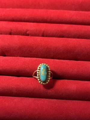 Mujer Oro Amarillo 14KT, Cabujón Ovalado Turquesa, Juego Bisel. Talla 7 Foto 1 de 4