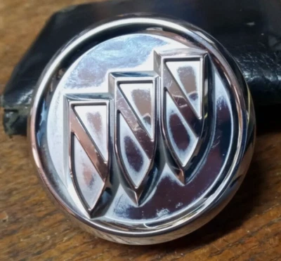 WHEEL CENTER CAP  2010-2019 BUICK LACROSSE REGAL VERANO 9595157 9593169 9594156 - Image 1 of 4