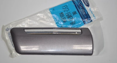 NOS 1992-1996 FORD F150 F250 F350 BRONCO LH GUARDABARROS MOLDURA F5TZ-16A039-BA Foto 1 de 4