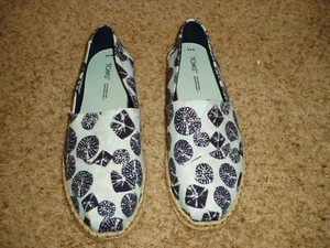 TOMS  Womens 8.5 Blue Print Slip On Shoes Batik Alpargata Rope Canvas LN $0 S/H! - Picture 1 of 5