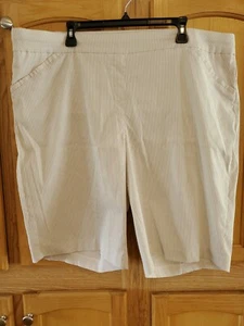 Kim Rogers Beige and White Striped Pull-On Shorts Sz 24W - Picture 1 of 4