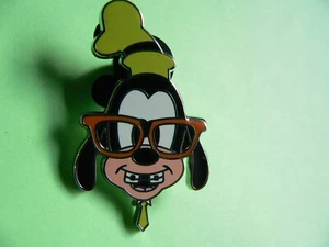 Nerds Rock! Head Collection Goofy Disney Pin Glasses Braces Trader Pins - Picture 1 of 11