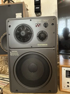 Rare Casse Telefunken TLX 22/8 - Immagine 1 di 4