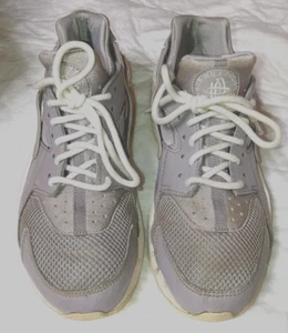 NIKE AIR HUARACHE WOMEN'S WALKING SHOES SIZE 8.5 859429-008 - Picture 1 of 7