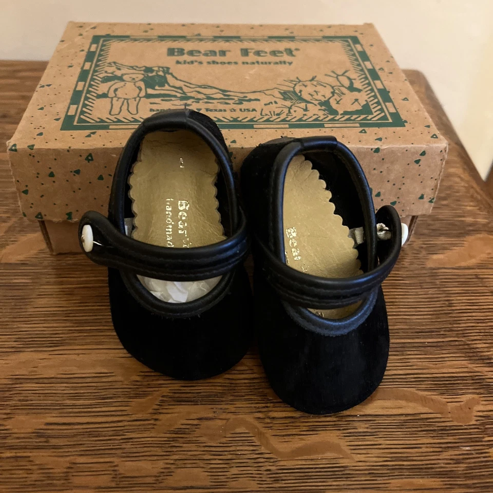 Sapato bebê veludo preto tamanho 1 de pés de urso estilo Mary Jane novo na caixa - Imagem 1 de 4