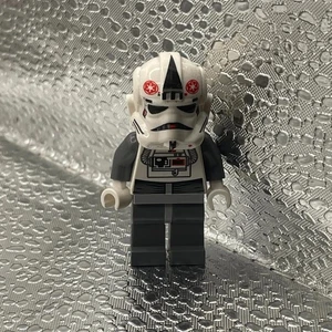 Lego Star Wars Mini Figure - AT-AT Driver SW262 - Picture 1 of 3