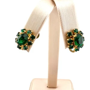 Vintage Germany Green & Gold Tone Cluster Earrings. Screw Back - Imagen 1 de 9