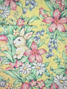 Ostern/Frühling 52" x 70" Tischdecke-gelb, rosa, grün, lila mit Hasen/Blumen - Bild 1 von 5