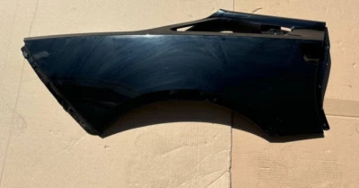 Оригинальная четверть панели для правостороннего пассажира Chevrolet Corvette C7 Coupe 2014–2019 годов выпуска 84453011 - Изображение 1 из 3