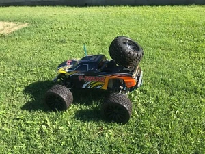 RC TRAXXAS TIRE STAND - Picture 1 of 11