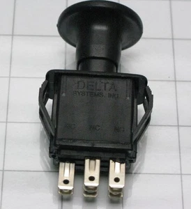 Interruptor de toma de fuerza Bunton PL7984 BobCat 1985032 cortacésped comercial Delta - Imagen 1 de 3