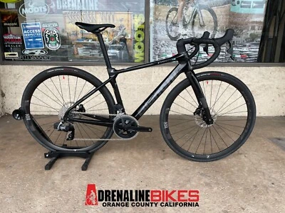 Bicicleta de Carretera de Resistencia de Carbono Bianchi Infinito XE - SRAM Rival AXS Inalámbrica Foto 1 de 4