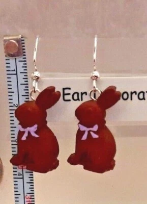 巧克力或白色兔子兔子耳环银色钩耳饰 Robyn 出品 — 第 1/4 张图片