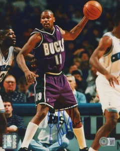 Milwaukee Bucks Glenn Robinson Signed Bucks 8x10 Photo (Beckett) - Picture 1 of 2