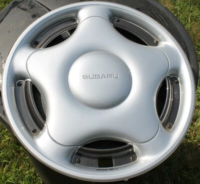 Cubierta de rueda tapacubos de 15 pulgadas Subaru Impreza 1995 1996 1997 OEM Foto 1 de 4